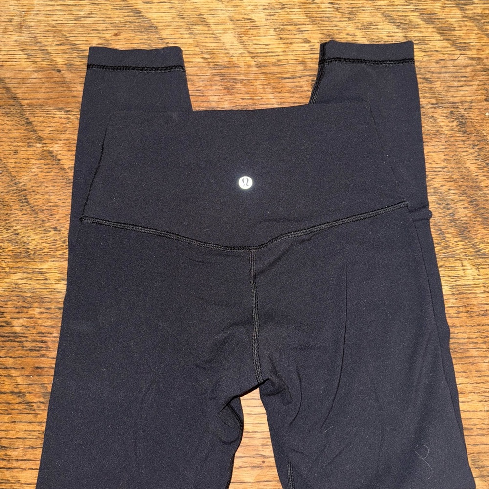 lululemon athletica women’s size 4 Black Leggings buttery soft crop 25”